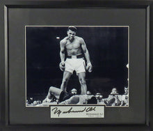 Load image into Gallery viewer, Muhammad Ali "Heavyweight Champion" B&W Photograph Framed Display (Engraved Series)
