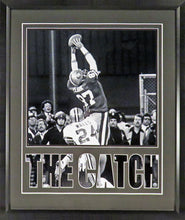 Load image into Gallery viewer, Dwight Clark “The Catch” Photograph Impact Display (Engraved Series)
