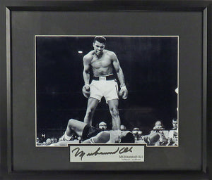 Muhammad Ali "Heavyweight Champion" B&W Photograph Framed Display (Engraved Series)