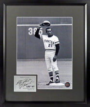 Load image into Gallery viewer, Pittsburgh Pirates Roberto Clemente “3,000 Hit” Framed Photo (Engraved Series)

