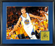 Load image into Gallery viewer, Golden State Warriors Stephen Curry &quot;AIRPLANE&quot; Framed Photo (Engraved Series)
